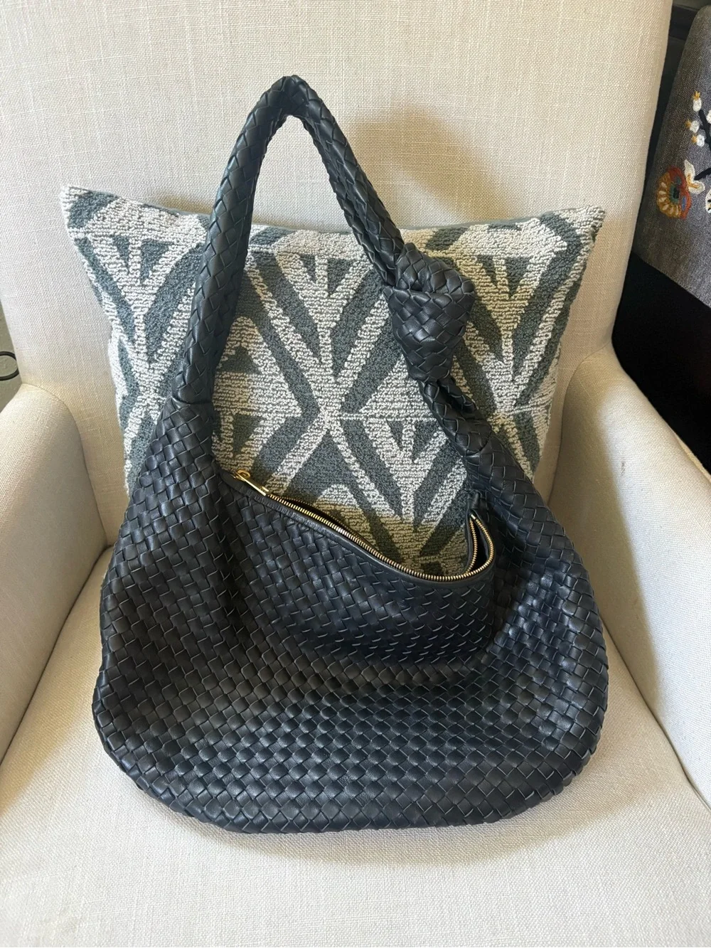 Quince Woven Leather Shoulder Bag - Black